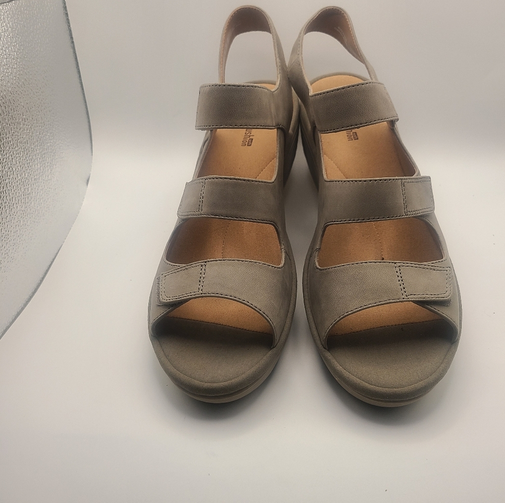 Clarks Collection Soft Cushion Wedge Heel Adjustable Velcro Strap Sandals 11 W.